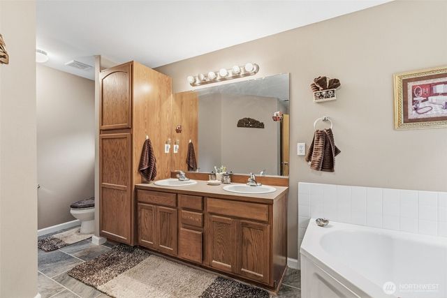 260 Trinity Drive, Castle Rock, WA 98611