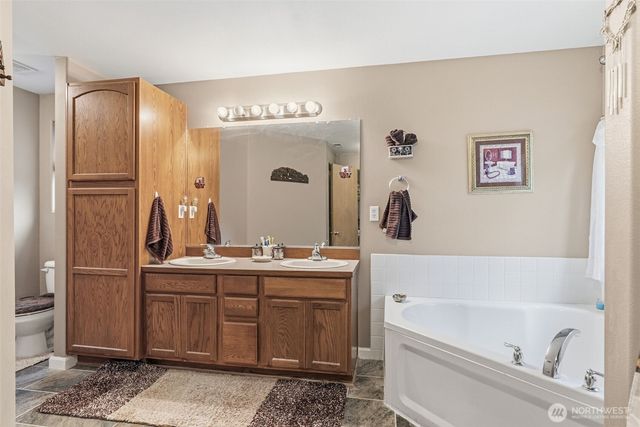 260 Trinity Drive, Castle Rock, WA 98611