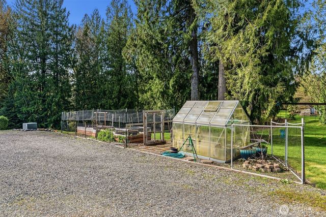 260 Trinity Drive, Castle Rock, WA 98611