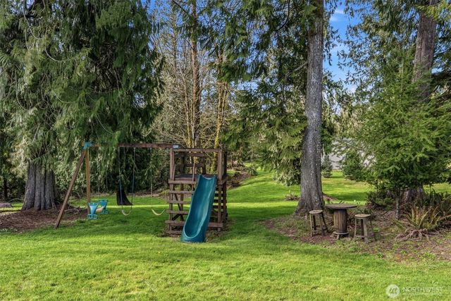 260 Trinity Drive, Castle Rock, WA 98611