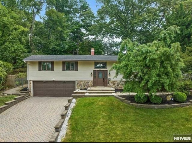 442 Wildwood Road, Northvale, NJ 07647