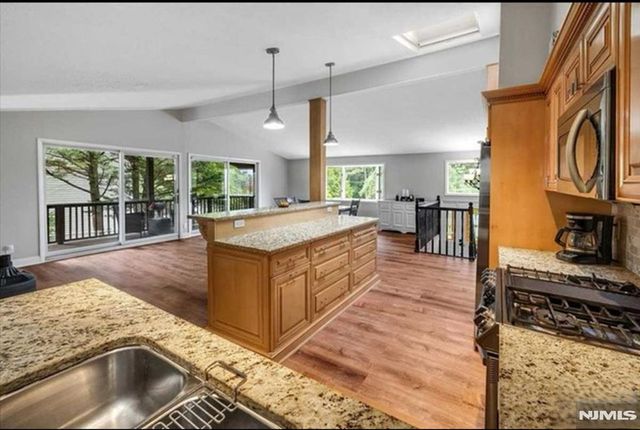 442 Wildwood Road, Northvale, NJ 07647