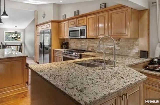 442 Wildwood Road, Northvale, NJ 07647