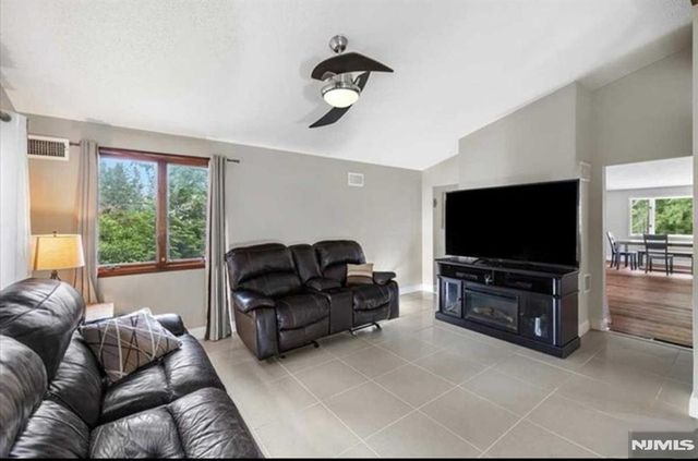 442 Wildwood Road, Northvale, NJ 07647