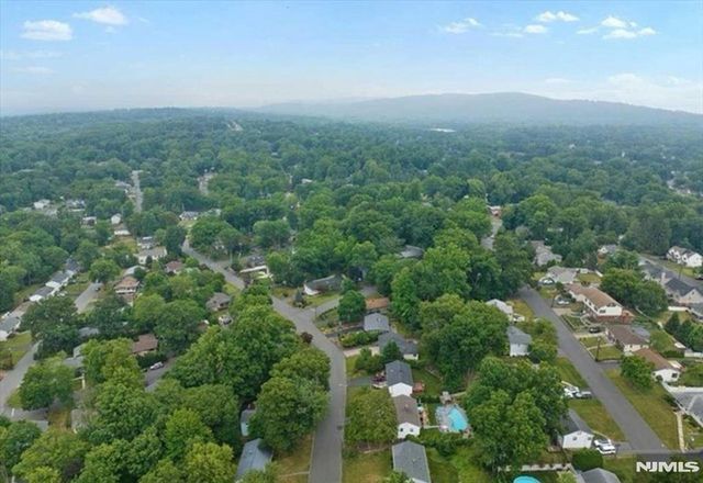 442 Wildwood Road, Northvale, NJ 07647
