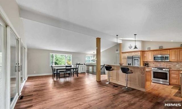 442 Wildwood Road, Northvale, NJ 07647