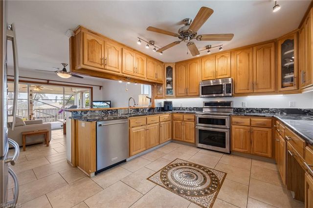 17911 Grey Heron CT, Fort Myers Beach, FL 33931