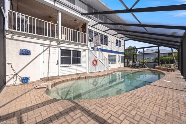 17911 Grey Heron CT, Fort Myers Beach, FL 33931