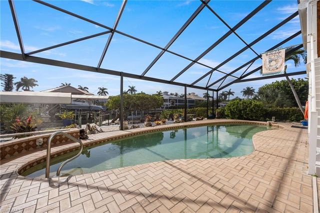 17911 Grey Heron CT, Fort Myers Beach, FL 33931