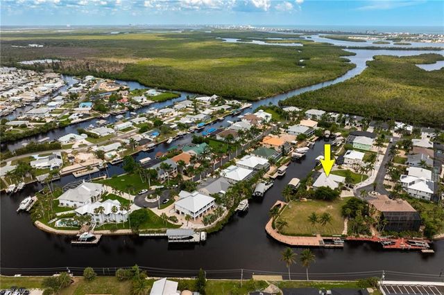 17911 Grey Heron CT, Fort Myers Beach, FL 33931