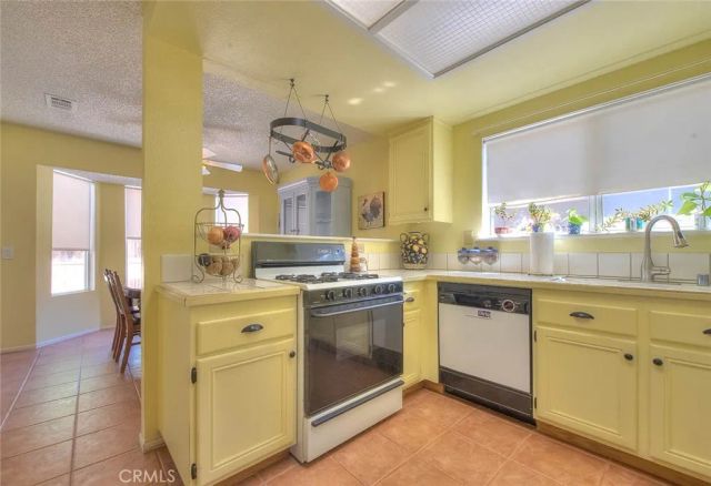 12437 Goldstone, Victorville, CA 92392