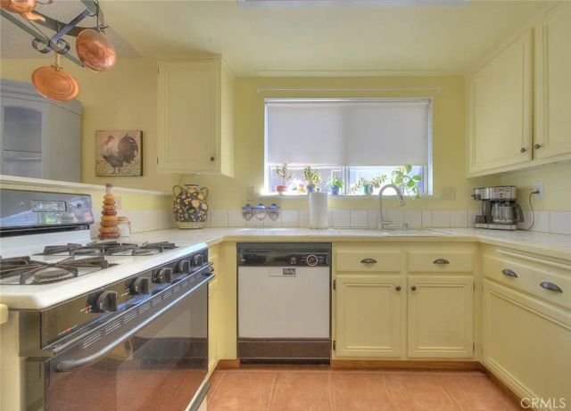 12437 Goldstone, Victorville, CA 92392