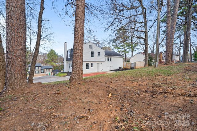 700 Braxfield Drive, Charlotte, NC 28217