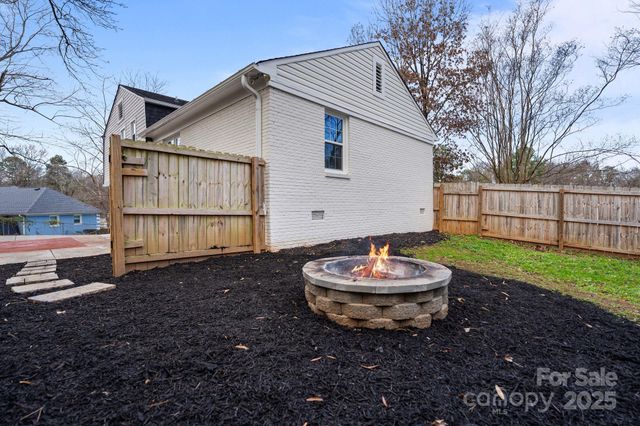 700 Braxfield Drive, Charlotte, NC 28217