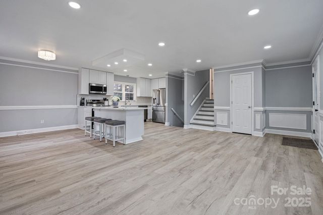 700 Braxfield Drive, Charlotte, NC 28217