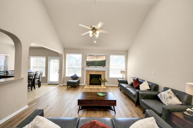 9006 Sunny Brook Lane, Pearland, TX 77584