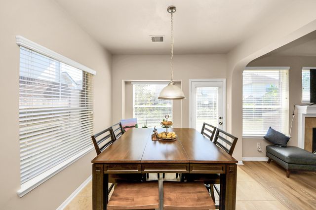 9006 Sunny Brook Lane, Pearland, TX 77584