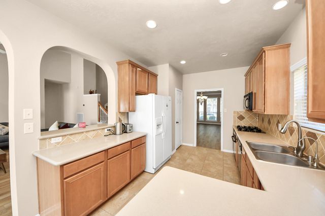 9006 Sunny Brook Lane, Pearland, TX 77584