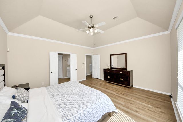 9006 Sunny Brook Lane, Pearland, TX 77584