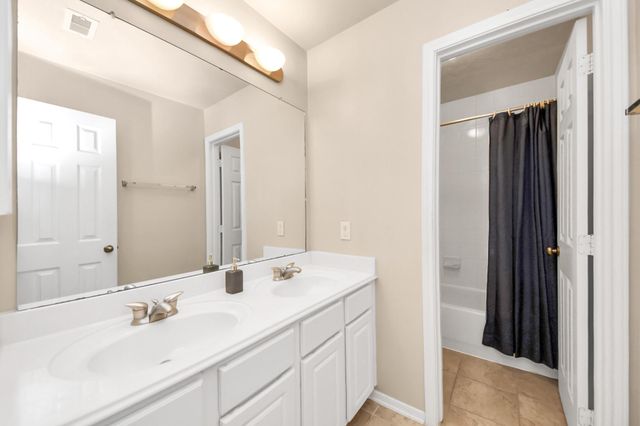 9006 Sunny Brook Lane, Pearland, TX 77584