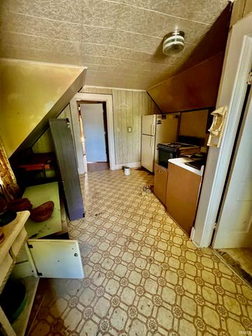 807 N Fourth Avenue, Evansville, IN 47710