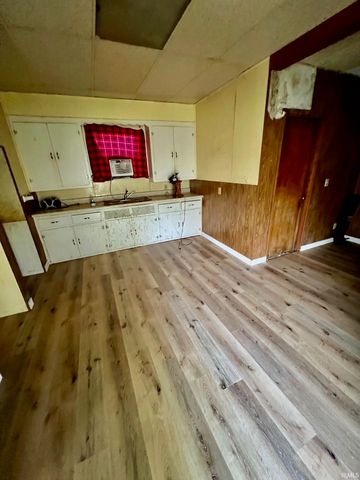 807 N Fourth Avenue, Evansville, IN 47710
