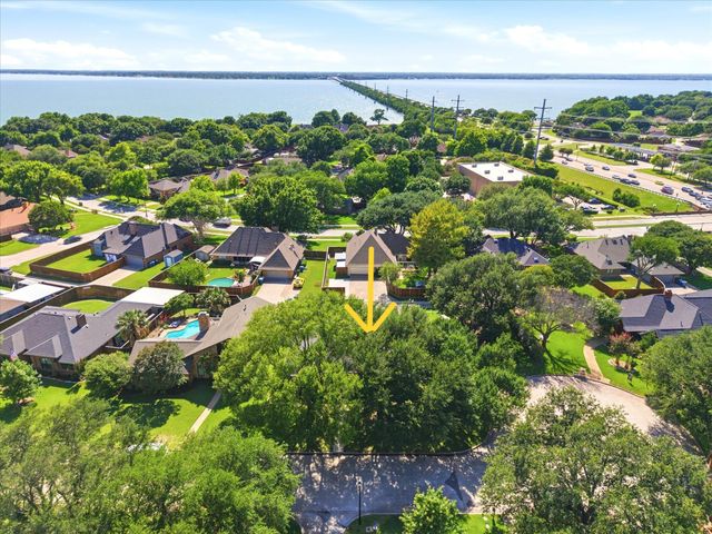 807 Lake Meadows Circle, Rockwall, TX 75087
