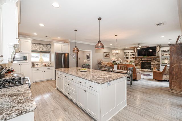 9025 DIAMOND RIDGE Drive, Benton, AR 72019