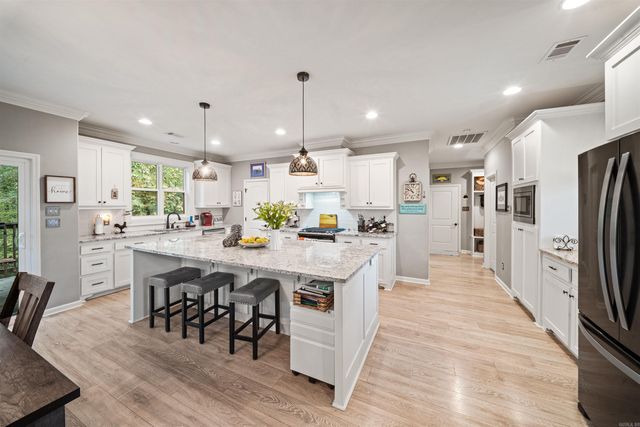 9025 DIAMOND RIDGE Drive, Benton, AR 72019