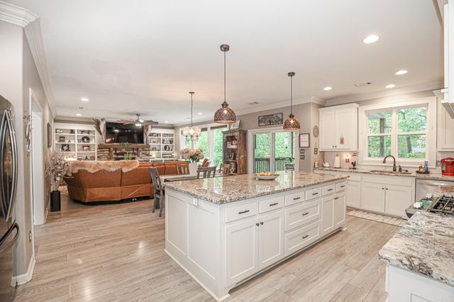 9025 DIAMOND RIDGE Drive, Benton, AR 72019