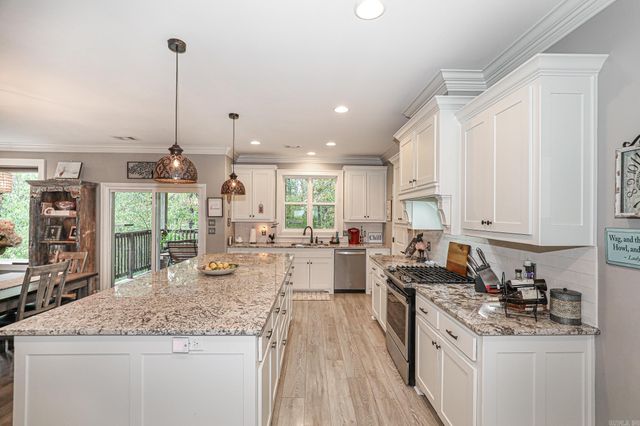 9025 DIAMOND RIDGE Drive, Benton, AR 72019