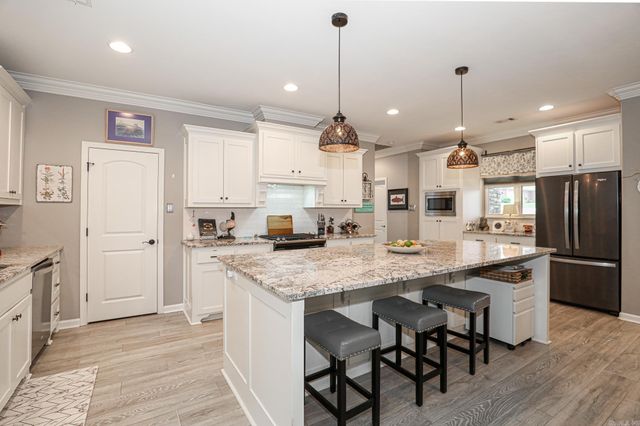 9025 DIAMOND RIDGE Drive, Benton, AR 72019