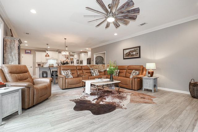 9025 DIAMOND RIDGE Drive, Benton, AR 72019