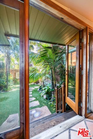 454 N East Rustic Road, Santa Monica, CA 90402