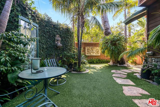 454 N East Rustic Road, Santa Monica, CA 90402