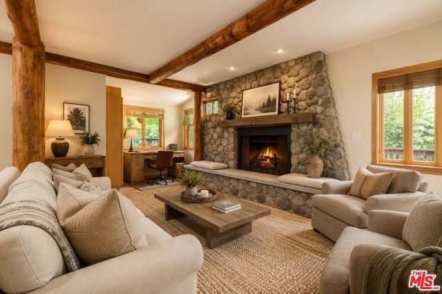 454 N East Rustic Road, Santa Monica, CA 90402