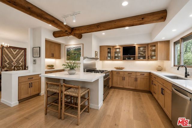 454 N East Rustic Road, Santa Monica, CA 90402
