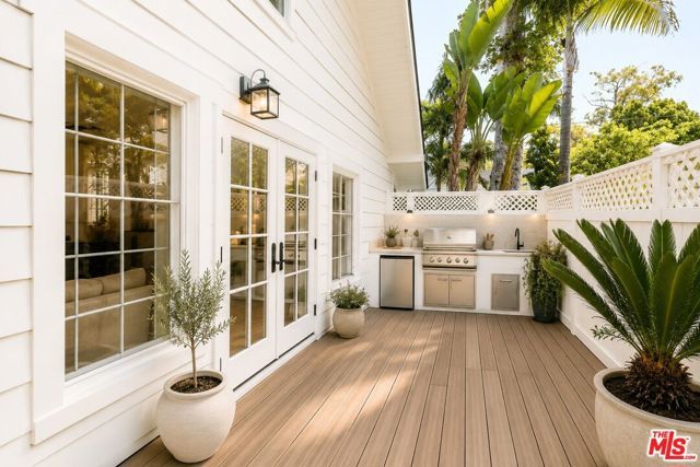 454 N East Rustic Road, Santa Monica, CA 90402