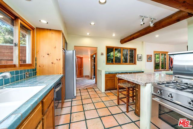 454 N East Rustic Road, Santa Monica, CA 90402