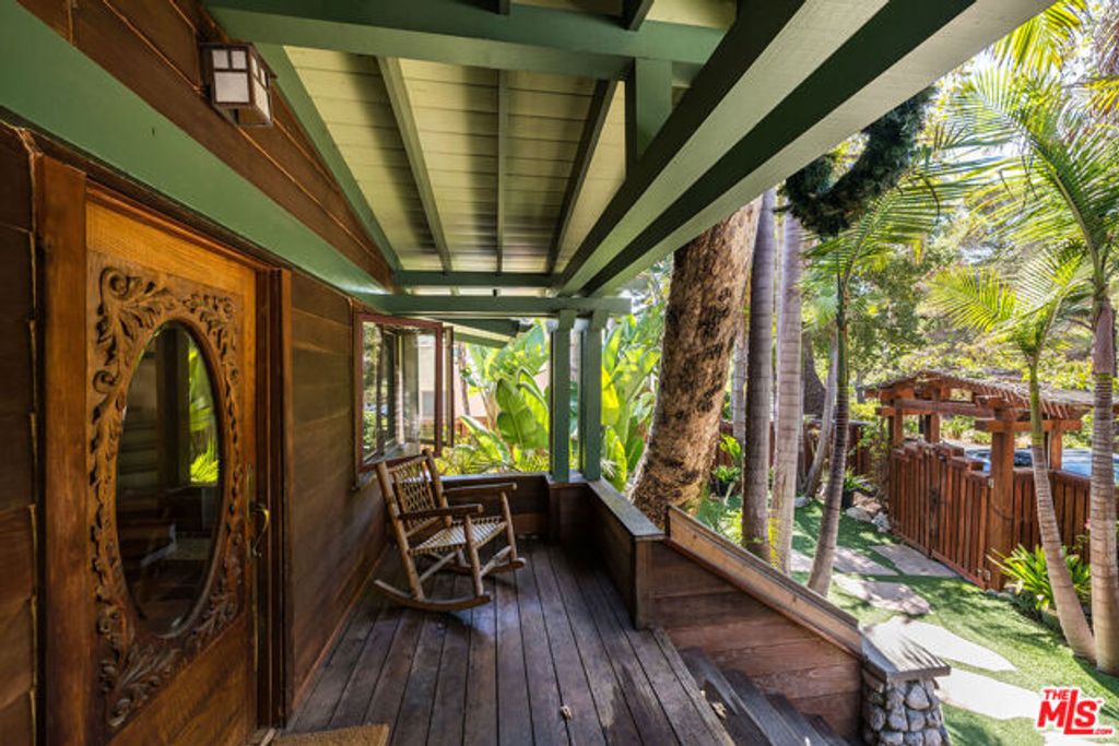454 N East Rustic Road, Santa Monica, CA 90402