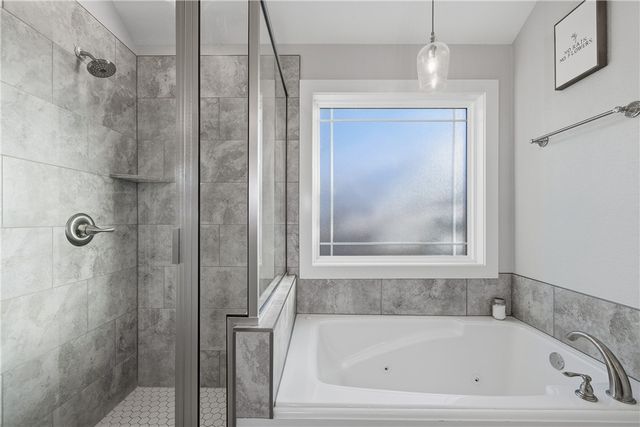 2 James Lane, Bella Vista, AR 72714