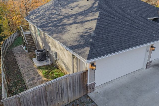 2 James Lane, Bella Vista, AR 72714