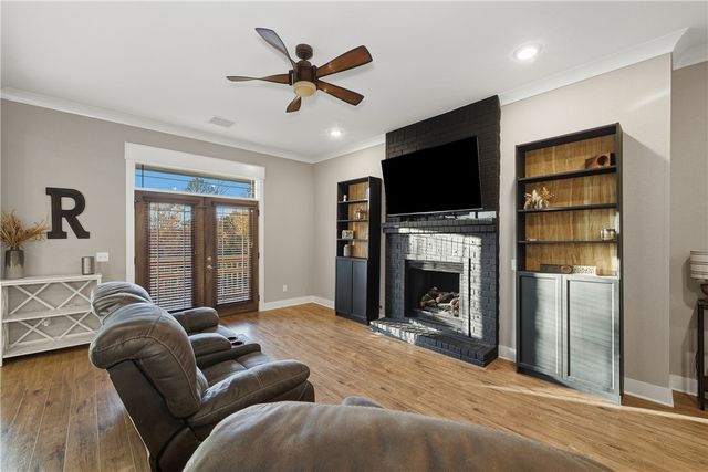 2 James Lane, Bella Vista, AR 72714