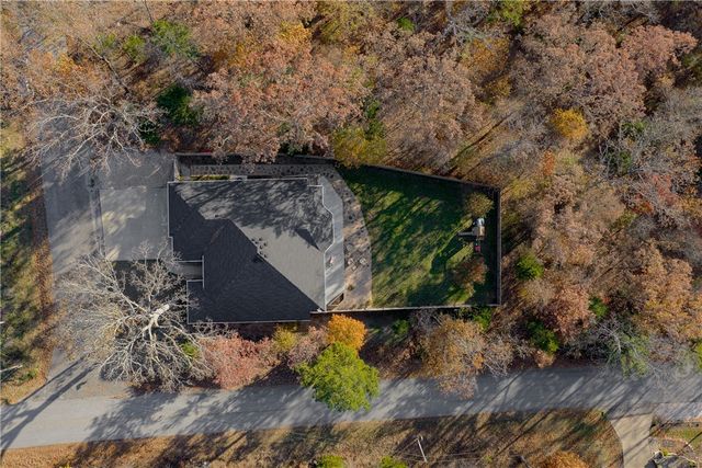 2 James Lane, Bella Vista, AR 72714