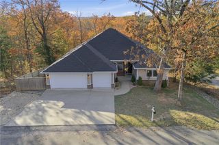2 James Lane, Bella Vista, AR 72714