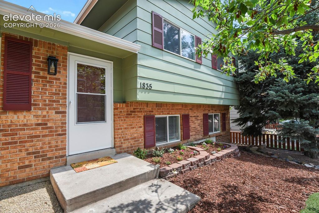 1835 Winnebago Road, Colorado Springs, CO 80915 — photo 4