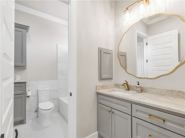 1411 Royal Adelade Drive, College Station, TX 77845