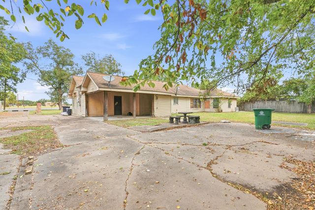 600 E Whitney Street, Houston, TX 77022