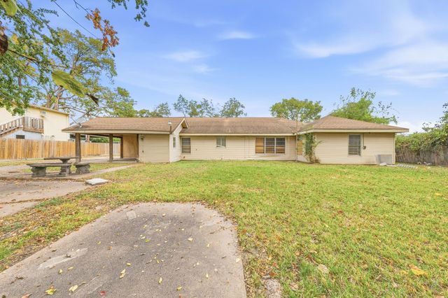 600 E Whitney Street, Houston, TX 77022