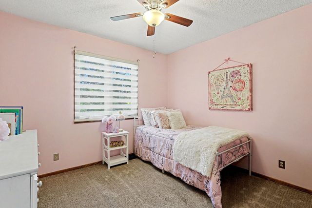 1313 N Manchester St, Wichita, KS 67212